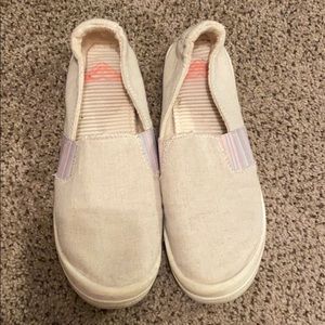 Roxy slip ons